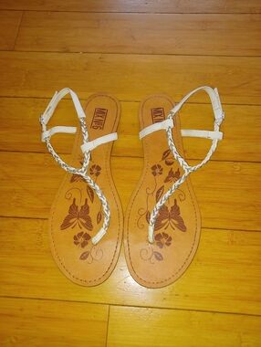 Mix No. 6 White Braided T-Strap Floral Footbed Sandals